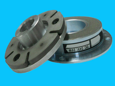 電磁制動(dòng)器和傳統(tǒng)制動(dòng)器的工作原理有何不同？